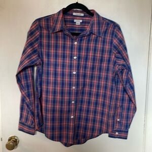 L.L.Bean Ladies Wrinkle Free button up blouse. Cotton. S/Pet. Nice!